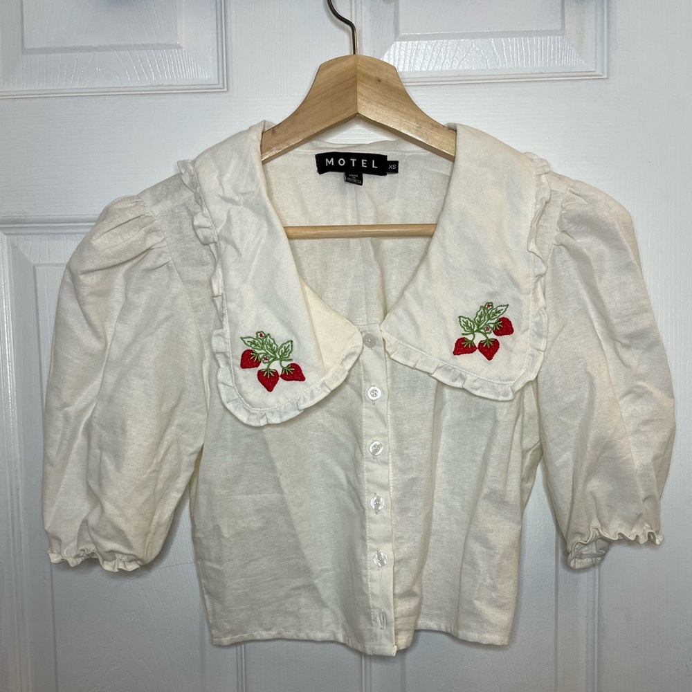 Vintage embroidered Strawberry cotton button down shirt
